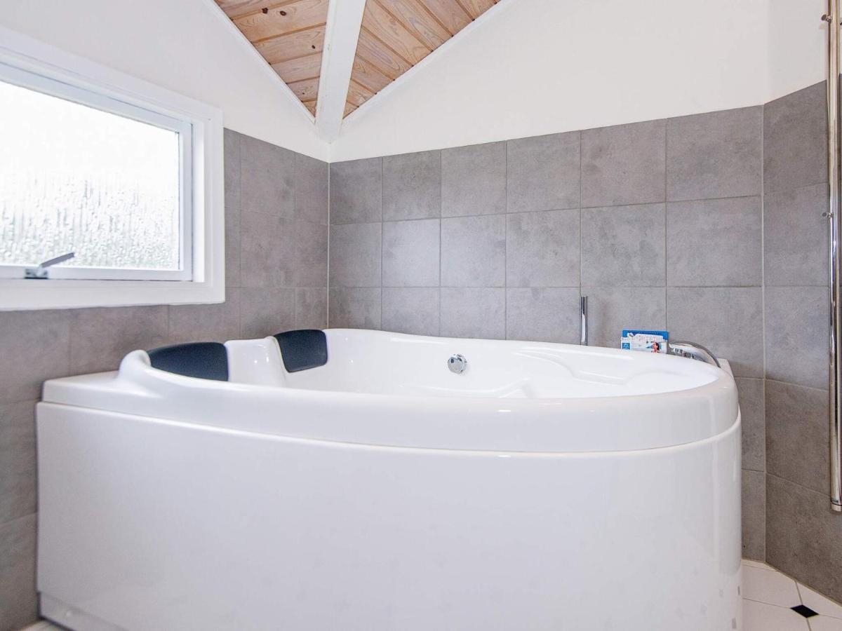 6 Person Holiday Home In R M Bolilmark Екстериор снимка